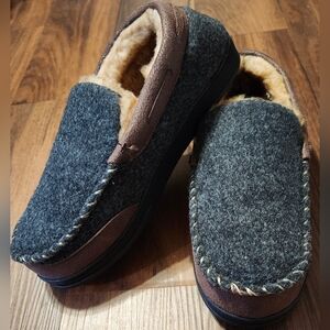 NWOT Mens Sz 10 LongBay Moccasin Slippers with Memory Foam, Indoor & Outdoor Use
